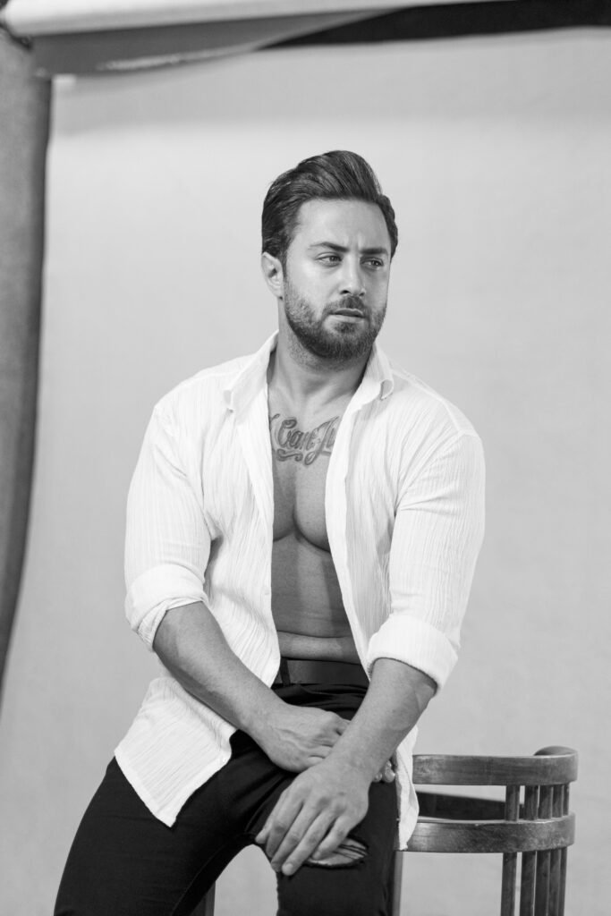 Casual hot look for men - DupeMuse